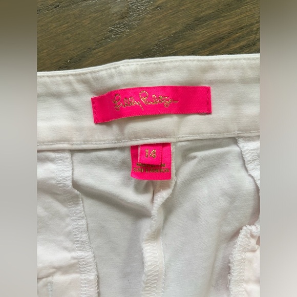 Lilly Pulitzer Women's Callahan Short light pink Side button and zipper size 14 - Picture 2 of 6